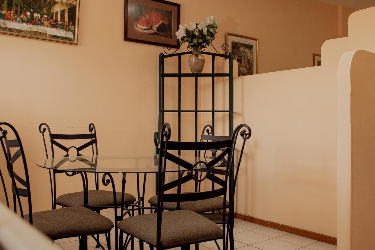 Suites Cervantes Chihuahua Exteriör bild